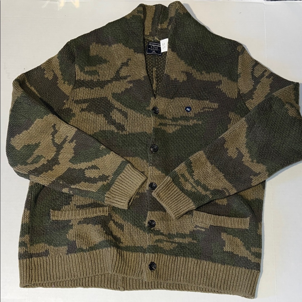 Abercrombie & Fitch Men's Shawl Cardigan in Olive Camo Size XXL - Picture 3 of 14